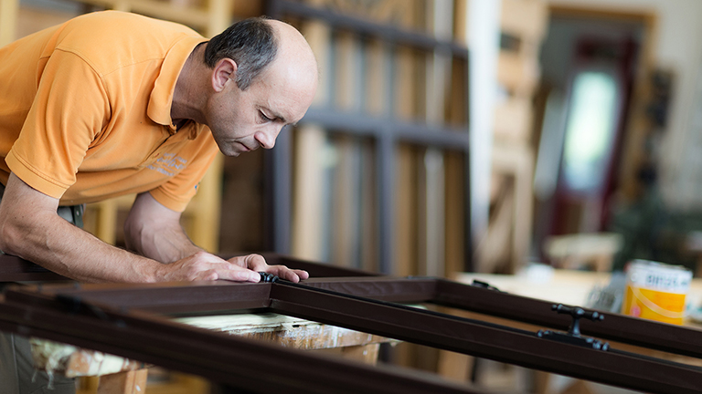 höchste, Ansprüche, Profilstabilität, Augenmerk, Stärke, Stahlaussteifung, Biegesteifigkeit, Standardaussteifung, Realisierung, Elemente, Wind, Wetter, Bravour, Sonne, Regen, Schnee, Stahlgeometrie, Stahlstärke, innovativ, STV®-Technik, mehrschichtverleimt, Holzkantel, Ecken, Schlitzverbindung, Zapfenverbindung, Denkmalschutzfenster, Holzwetterschenkel, Fachverglasung, Schallschutz, Wärmedämmwerte, Fensterbautechnologie, Hebeschiebetür, Leichtläufig, Formschön, Wohnqualität, Architektur, Sicherheit, zukunftsträchtig, System, überzeugt, ausgezeichnet, Wetterschutz, Bedienungskomfort, Funktionsgläser, Renaltner, Familienbetrieb, Familienunternehmen, Schreiner, Fachpersonal, Passau, Fenster, Fachhandel, Fachhändler, Fachberater, Licht, Wärme, natürlich, familiär, engagiert, kompetent, Durchblick, Ausblick, Holzfenster, Holz-Alufenster, Holz-Alu-Fenster, Holz-Aluminiumfenster, Kunststofffenster, Naturbeschichtung, Vorteil, widerstandsfähig, Wetterschutz, Farbpalette, Kunststoff-Aluminiumfenster, Kunststoff-Alufenster