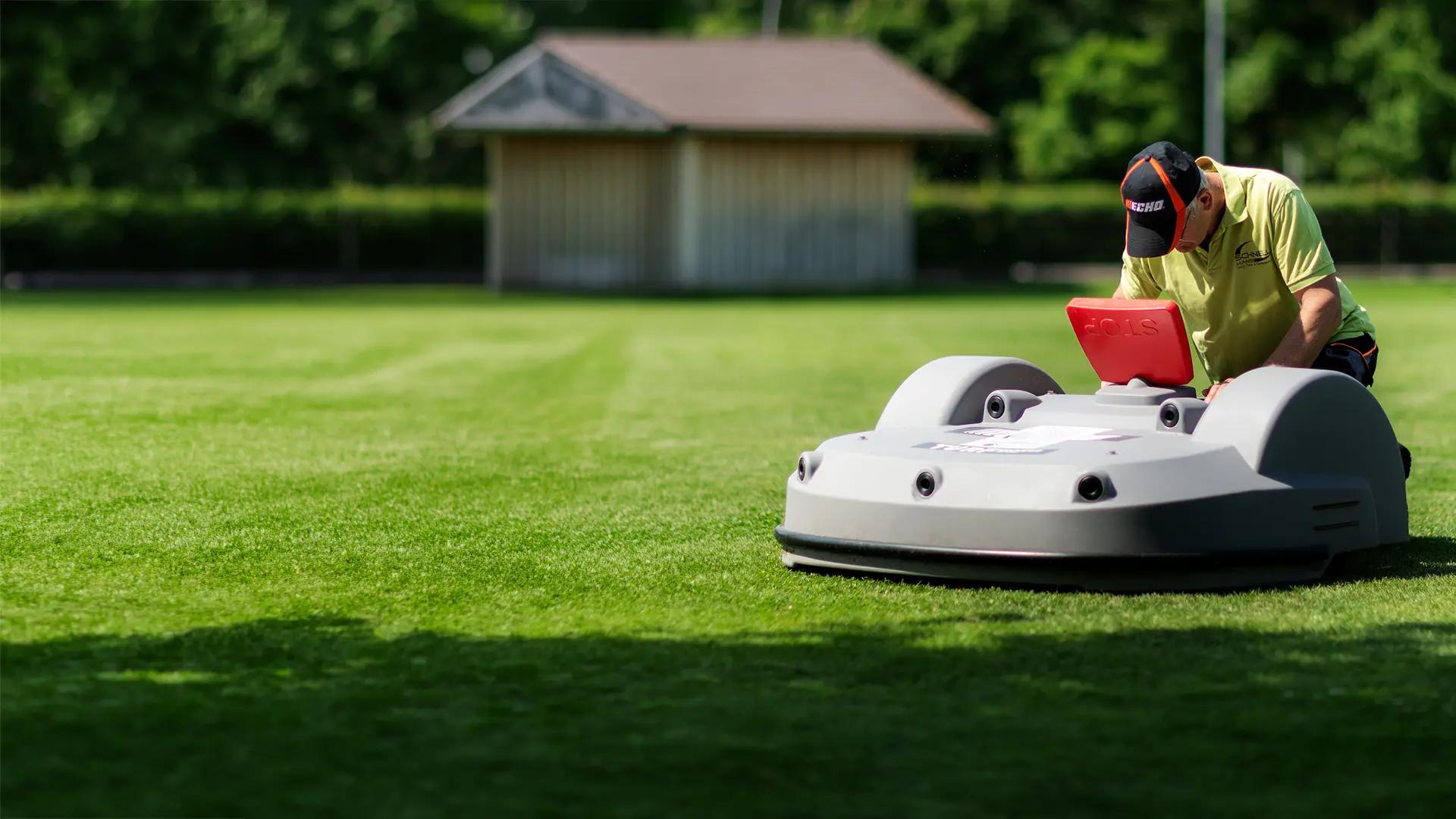 Pfarrkirchen Mähroboter & Autonome Großflächenpflege: STIHL, ECHO Robotics und RTK-GPS Navigation für Niederbayern